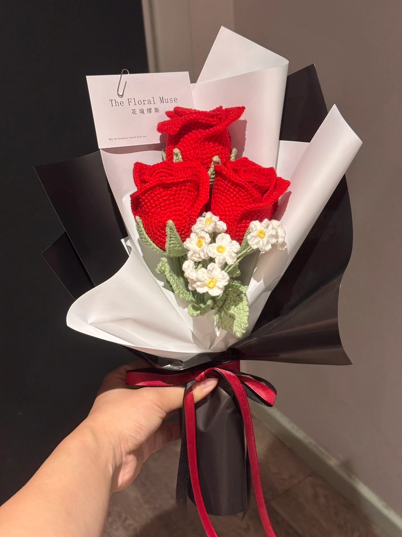 Midnight Roses — The Floral Muse 利兹花店